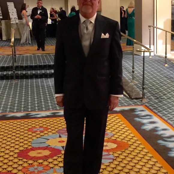 Beautiful Black Tux with Peak Lapel - Loro Piana Fabric - Picture 11 of 11